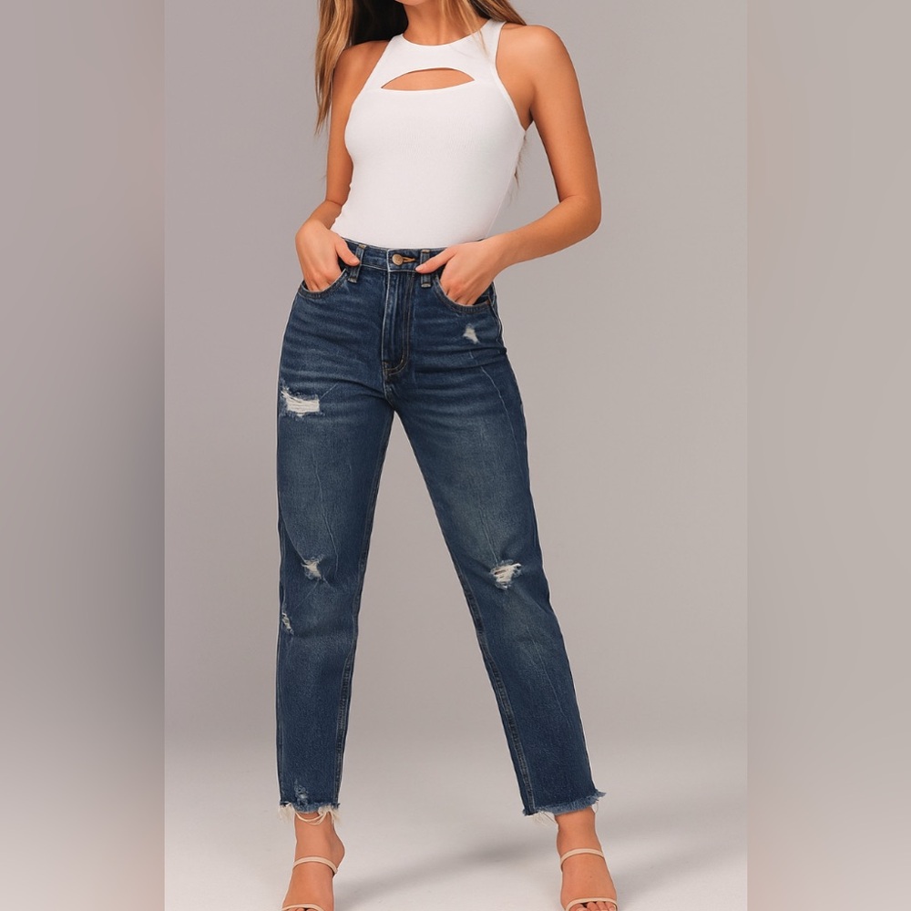 Abercrombie & Fitch Simone High rise ankle straight jeans. Women size 24/00